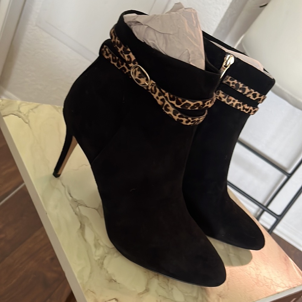 Boots - Picture 2 of 4